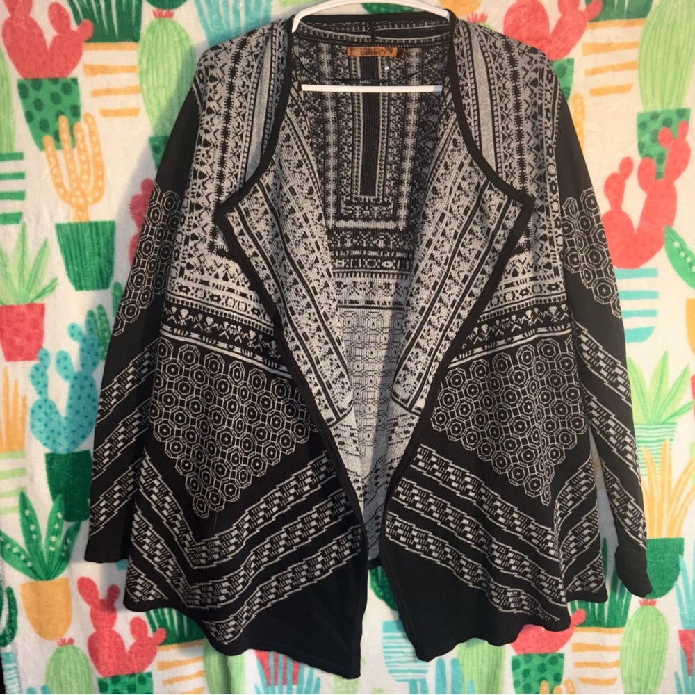 Belldini Black and Gray Geometric Cardigan